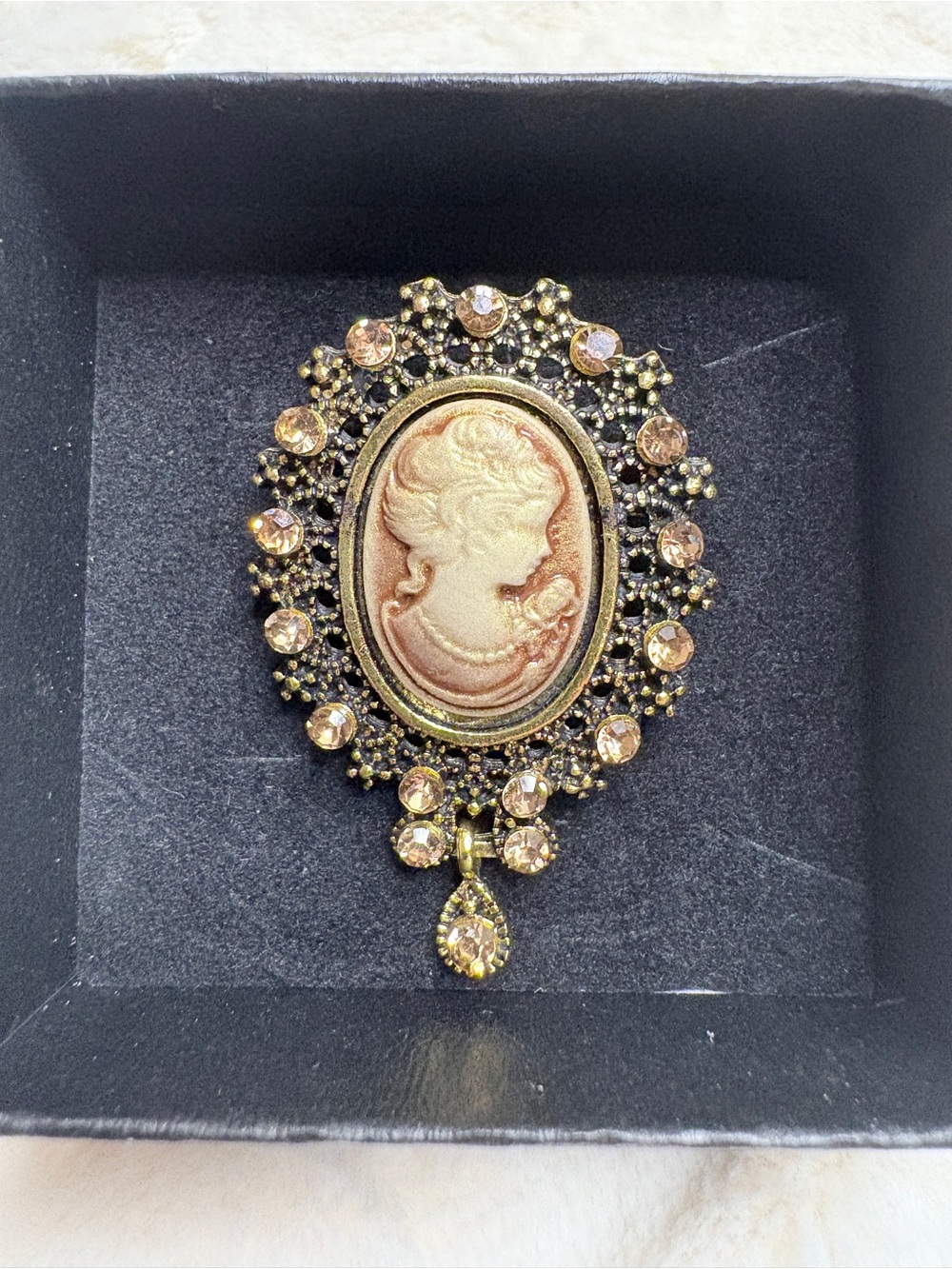 Vintage Style Cameo Rhinestone Brooch Pin – Victorian Inspired Costume Jewelry